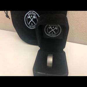 Men’s wedding band